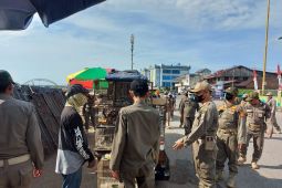 Satpol PP Paser tertibkan pedagang yang kerap mangkal di Kawasan Siring Kandilo