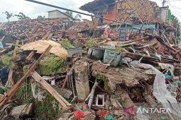 Bupati Cianjur catat kerugian akibat gempa Rp4 triliun