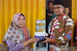 Wabup Garut serahkan bantuan untuk korban gempa Cianjur