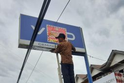 16 reklame tidak bayar pajak disegel