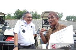 Pj Gubernur Babel: Traktor ini bentuk penghargaan untuk petani