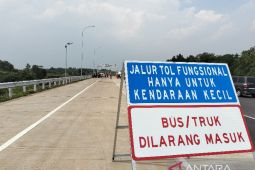 Japek Selatan hanya untuk kendaraan kecil pada arus balik