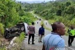Mobil dikemudikan Kadiskominfo Papua Barat kecelakaan di Mansel