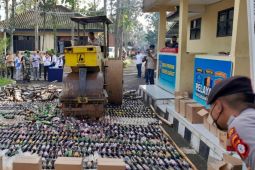 Polres Garut musnahkan ratusan knalpot hasil razia