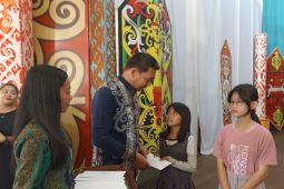 Pemerintah Kapuas Hulu berikan santunan anak yatim menjelang Natal