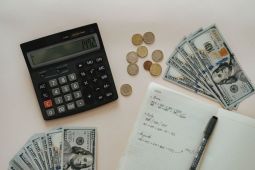 Tips atur keuangan dengan bijak jika terjadi resesi