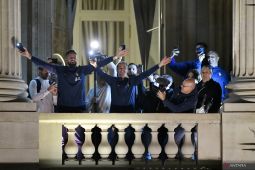 Timnas Prancis dapat sambutan meriah di Paris