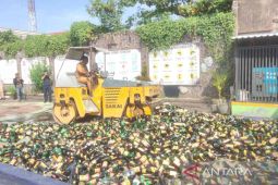 Polres Cirebon musnahkan 18.899 botol minuman keras hasil razia
