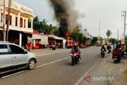 Toko jual gas elpiji di Arongan Lambalek Aceh Barat terbakar