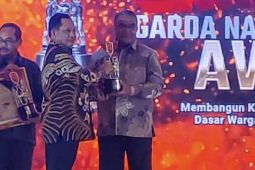 Pemkot Ambon terima penghargaan Garnas Buana Utama dari Kemendagri
