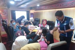 PT KAI Divre I Sumut "manjakan" penumpang wanita di Hari Ibu