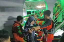 Tim SAR evakuasi 278 penumpang  dari kapal yang kemudinya patah di Sofifi