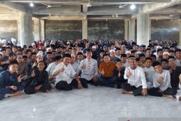 Guru Besar ITB Bandung beri motivasi ratusan santri Dayah Darul Quran Aceh