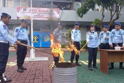 Jelang Natal dan tahun baru, Lapas Rajabasa musnahkan barang bukti hasil razia