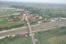 Polri pantau udara arus lalu lintas tol Cipali ramai lancar
