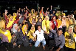 "Rawit" gelar baksos salurkan bantuan beras untuk warga Surabaya