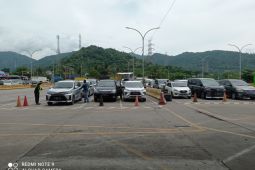 Perjalanan panjang pemudik demi untuk merayakan Natal di kampung halaman