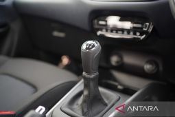 Kiat jaga performa mobil transmisi manual