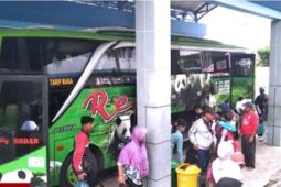 Arus penumpang di Terminal Seloaji Ponorogo alami kenaikan