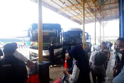 Jumlah penumpang bus di Terminal Jatijajar Depok alami peningkatan