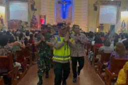 Kapolresta Deliserdang bersama dandim dan sekda patroli pengamanan gereja