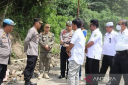 Kapolres Tapsel: Kendaraaan roda enam dilarang lewat Batu Jomba