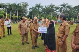Pemkab Tabalong beri penghargaan bank sampah terbaik