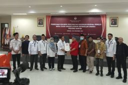 Bakal calon DPD serahkan syarat dukungan ke KPU Banten