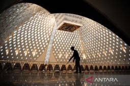 Ridwan Kamil minta warga ikut jaga kebersihan Masjid Raya Al Jabbar