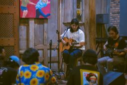 Musisi asal Malang Adi Alam bagikan emosi lewat "Room"