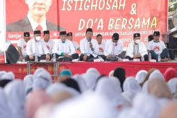 Begini cara relawan Usbat Ganjar menebar kebahagiaan bagi anak yatim