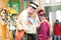 Pj.Wali Kota Tebing Tinggi diberi gelar  Datuk Wira Mangku Setia