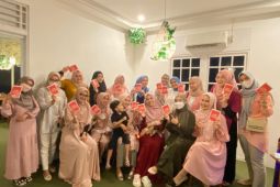 Hijabers Community Pontianak ikut melakukan edukasi safety riding