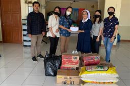 Astra Motor Kalbar kunjungi panti jompo memperingati Hari Ibu