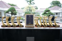 PLN Raih 15 Penghargaan Proper Emas dan  CEO Green Leadership Utama