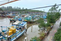 Bupati Bangka Tengah mengingatkan nelayan waspada cuaca ekstrem