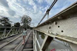 Jembatan peninggalan Belanda di Sekadau banyak kehilangan baut