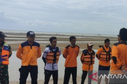 BPBD  Pamekasan hentikan pencarian nelayan tercebur laut