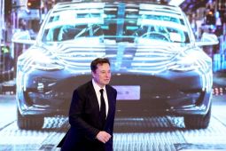 Elon Musk disebut serius untuk membeli klub  Manchester United