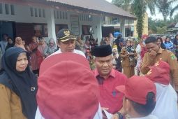 Pemkab Palas berikan beasiswa kepada 1.125 siswa berprestasi