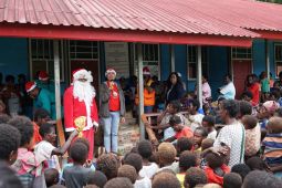 Freeport dan mitra rayakan Natal bersama 2.000 anak di pesisir Mimika