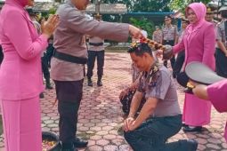 Kapolres Langkat pimpin upacara kenaikan pangkat 59 personel