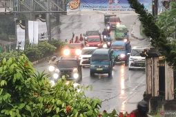 Arus kemdaraan jalur Puncak ramai lancar dan tak ada rekayasa satu arah