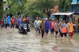 Kabupaten Batang Jateng dikepung banjir