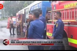 Mobil damkar disiapkan Pemkab Bogor di ruas Jalan Raya Puncak