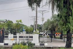 Sejumlah warga kunjungi Alun-alun Depok isi libur Tahun Baru