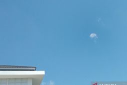 Sejumlah wilayah Indonesia diguyur hujan hari ini, Surabaya cerah berawan