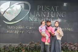Ringankan biaya pengobatan Jenika, PT Timah Tbk serahkan bantuan untuk balita penderita jantung bocor