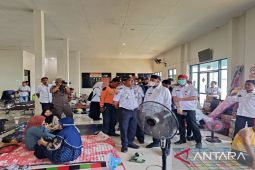 Pemkab siapkan opsi pemulangan penumpang kapal tertahan di Kalianget