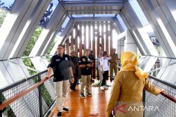 Komisi III DPRD Banjarbaru tinjau proyek JPO